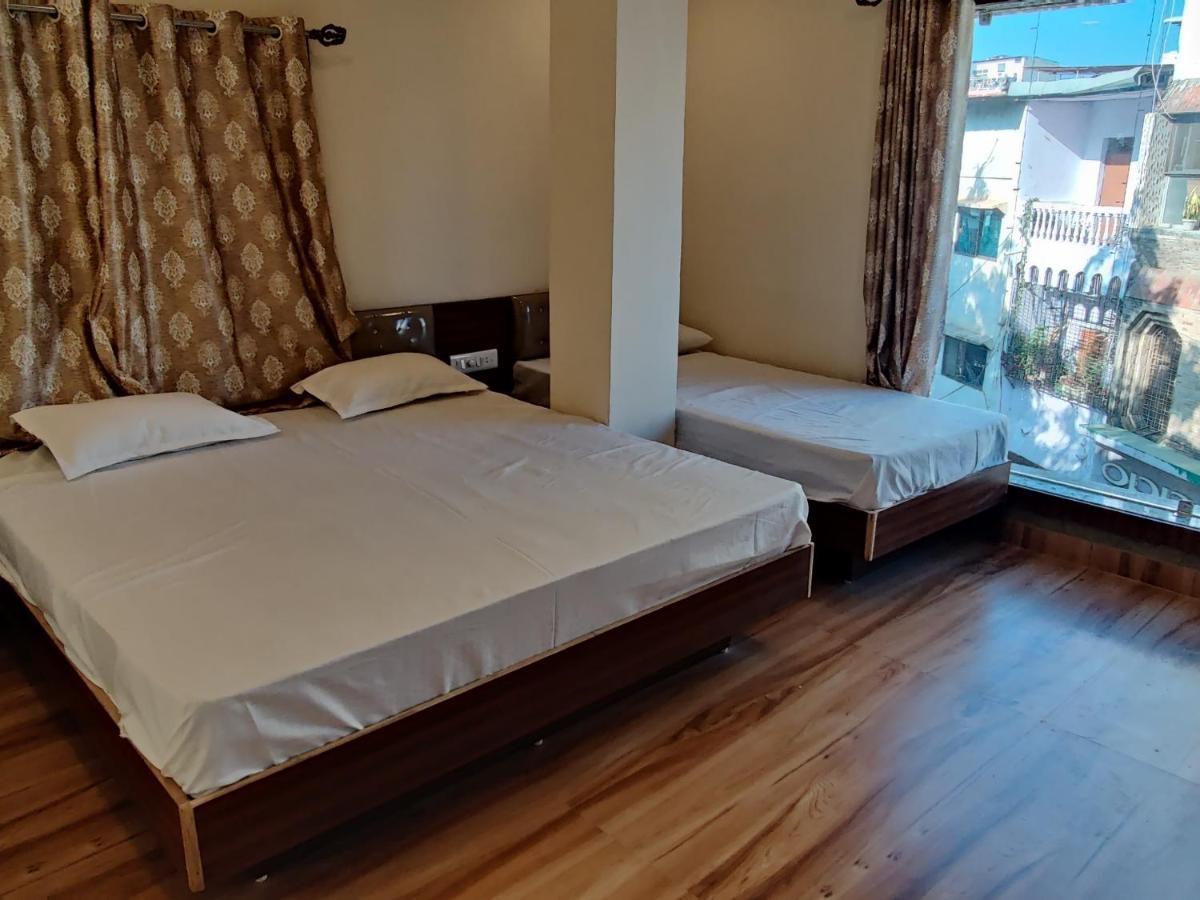 Hotel Shreeji Residency Pachmarhī Buitenkant foto