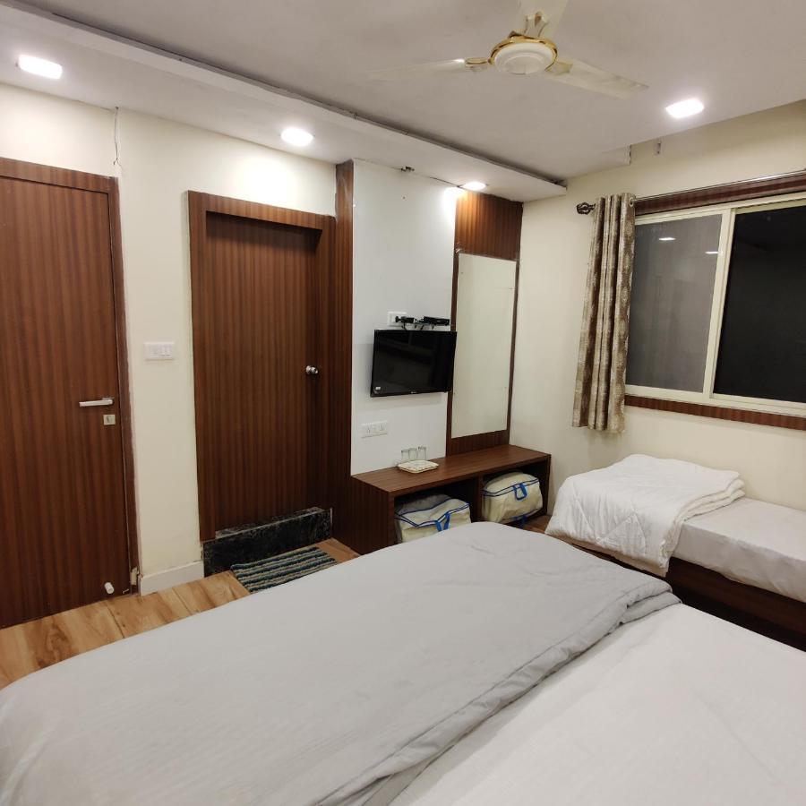 Hotel Shreeji Residency Pachmarhī Buitenkant foto