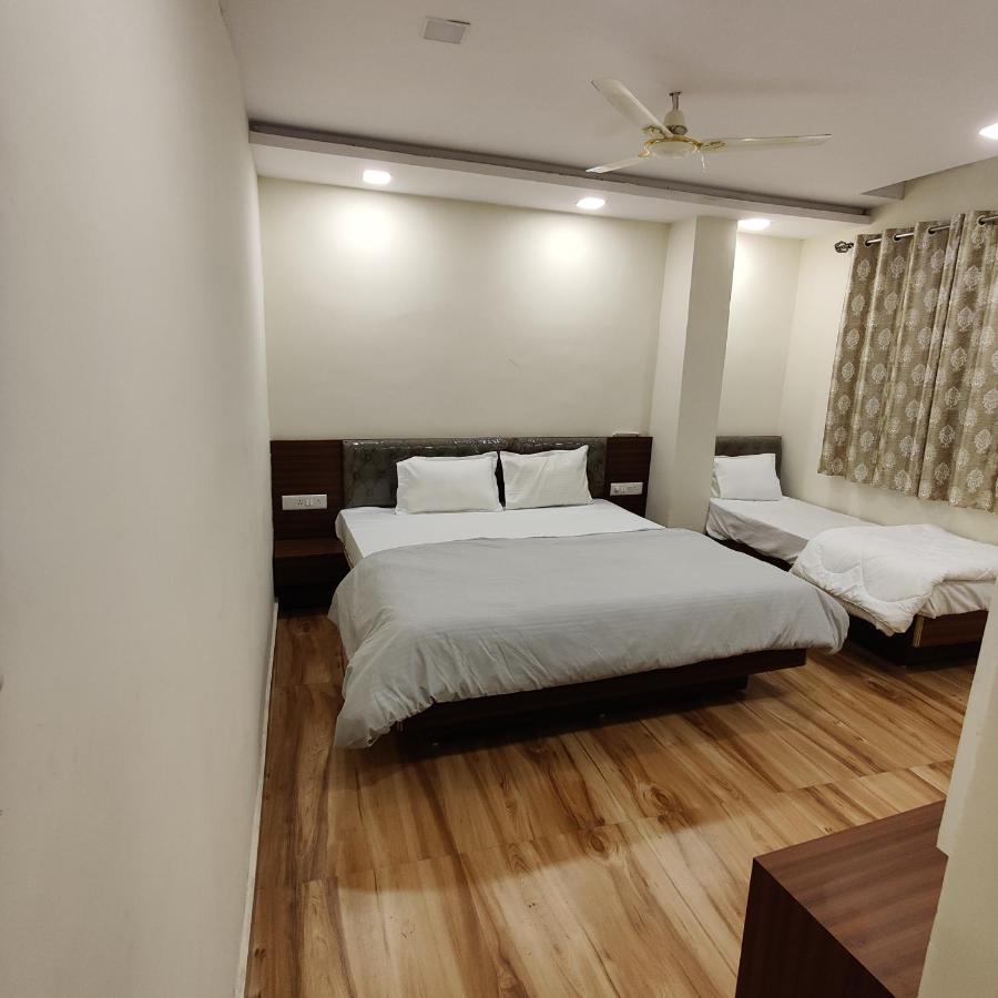 Hotel Shreeji Residency Pachmarhī Buitenkant foto