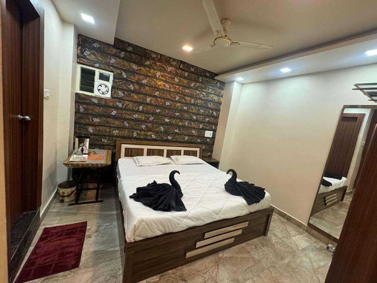 Hotel Shreeji Residency Pachmarhī Buitenkant foto