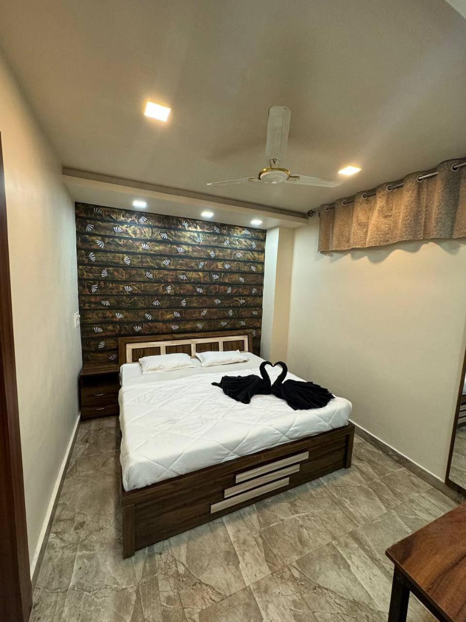 Hotel Shreeji Residency Pachmarhī Buitenkant foto